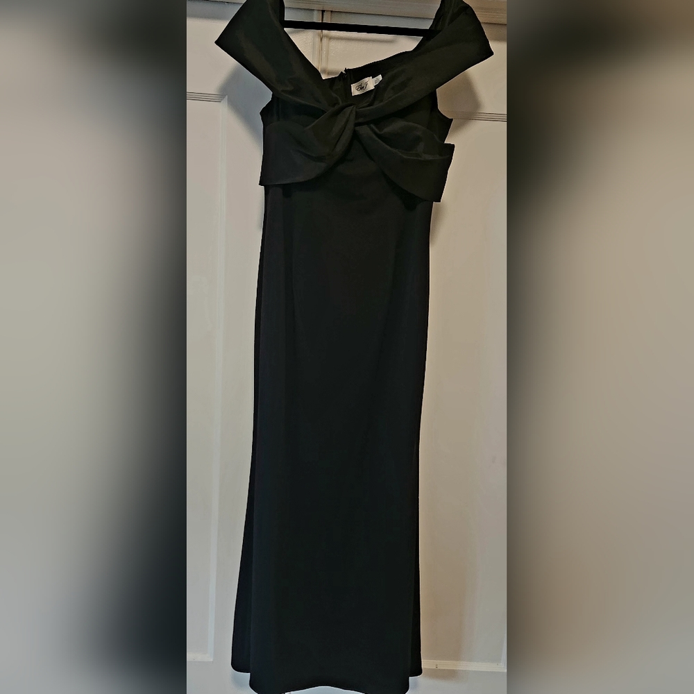 ELIZA J, Satin-Bow Off-The-Shoulder Gown, Size 18 - Picture 4 of 16